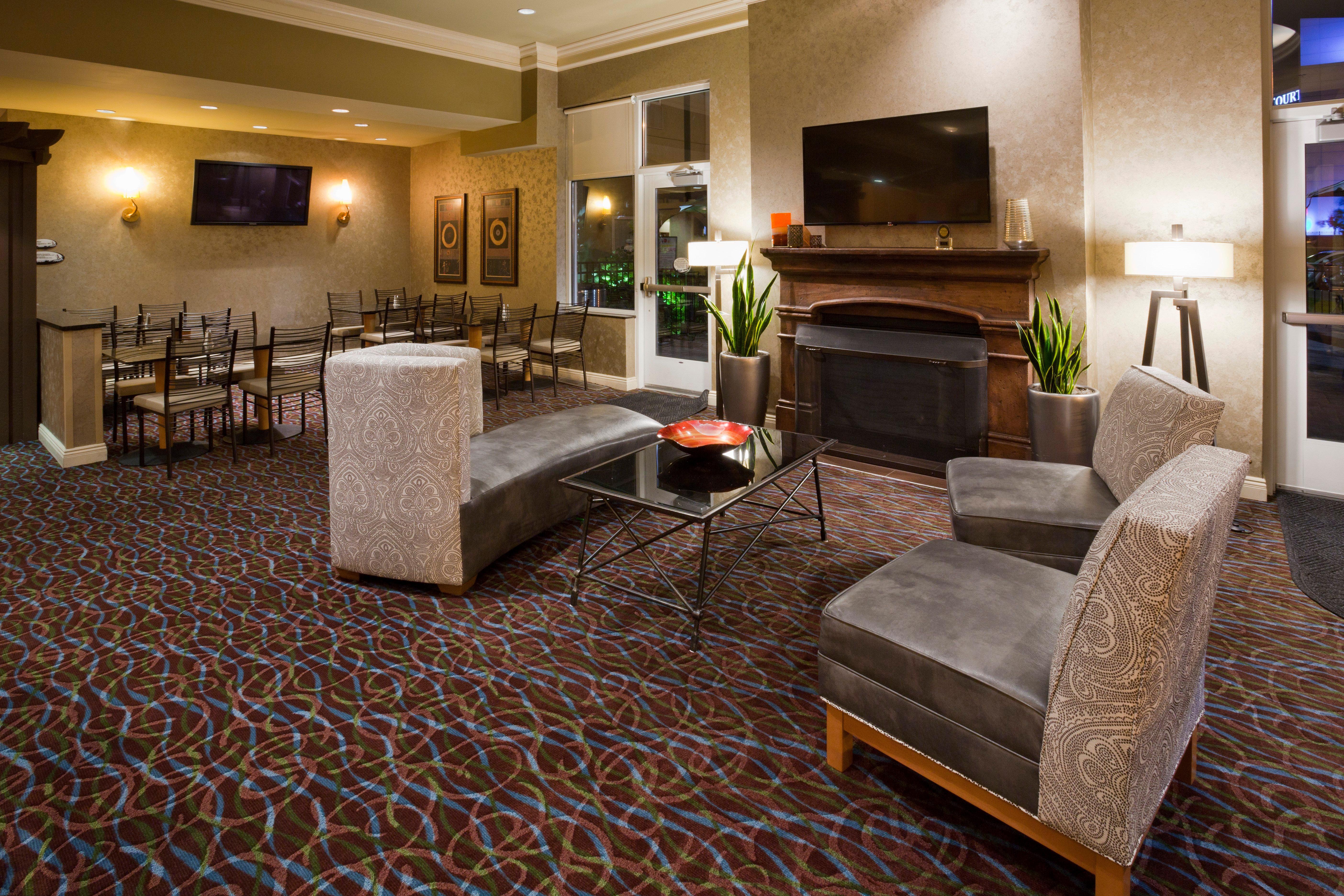 Holiday Inn Hotel & Suites Maple Grove Northwest Minneapolis-Arbor Lakes, An Ihg Hotel Екстериор снимка