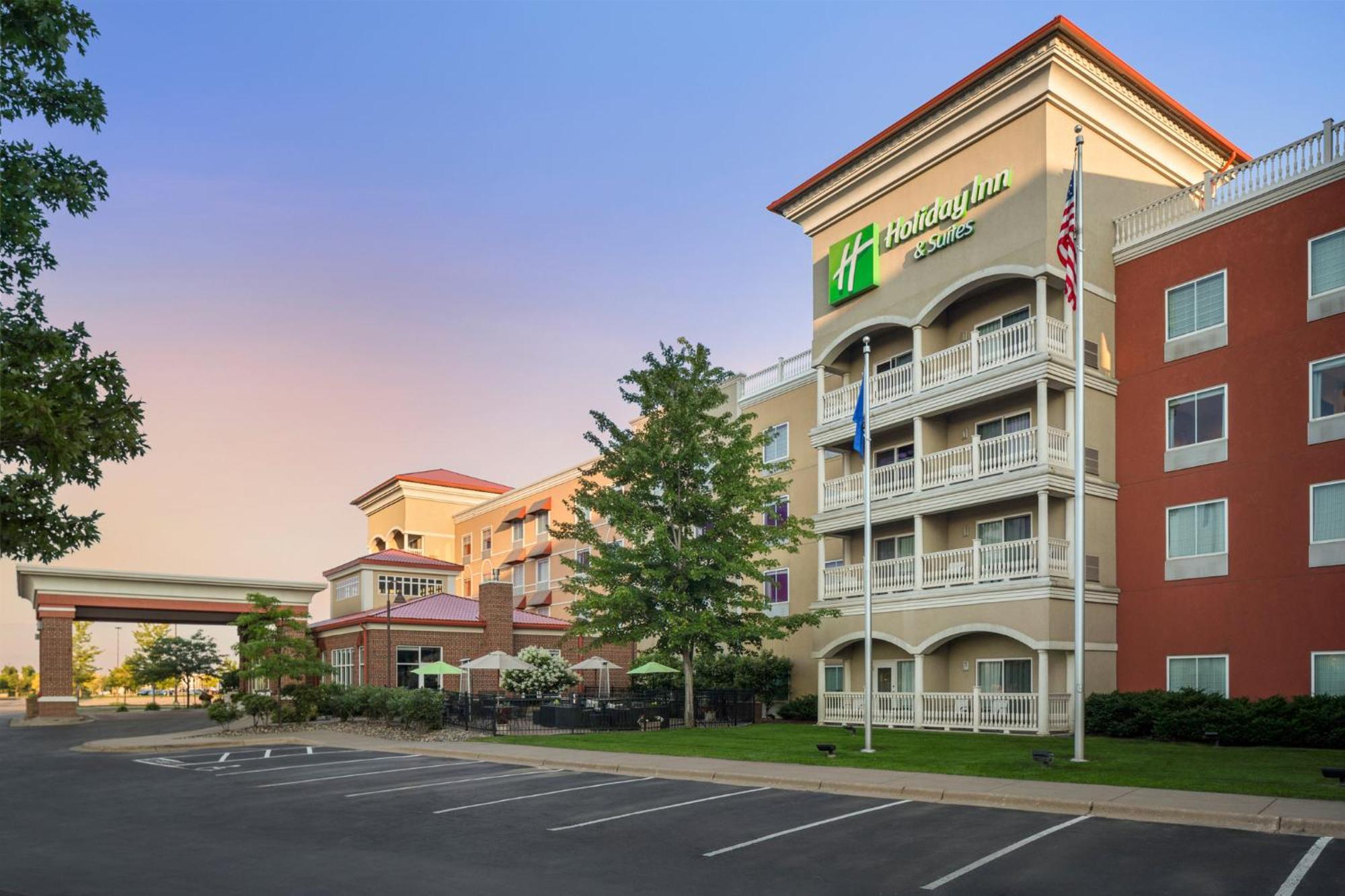 Holiday Inn Hotel & Suites Maple Grove Northwest Minneapolis-Arbor Lakes, An Ihg Hotel Екстериор снимка